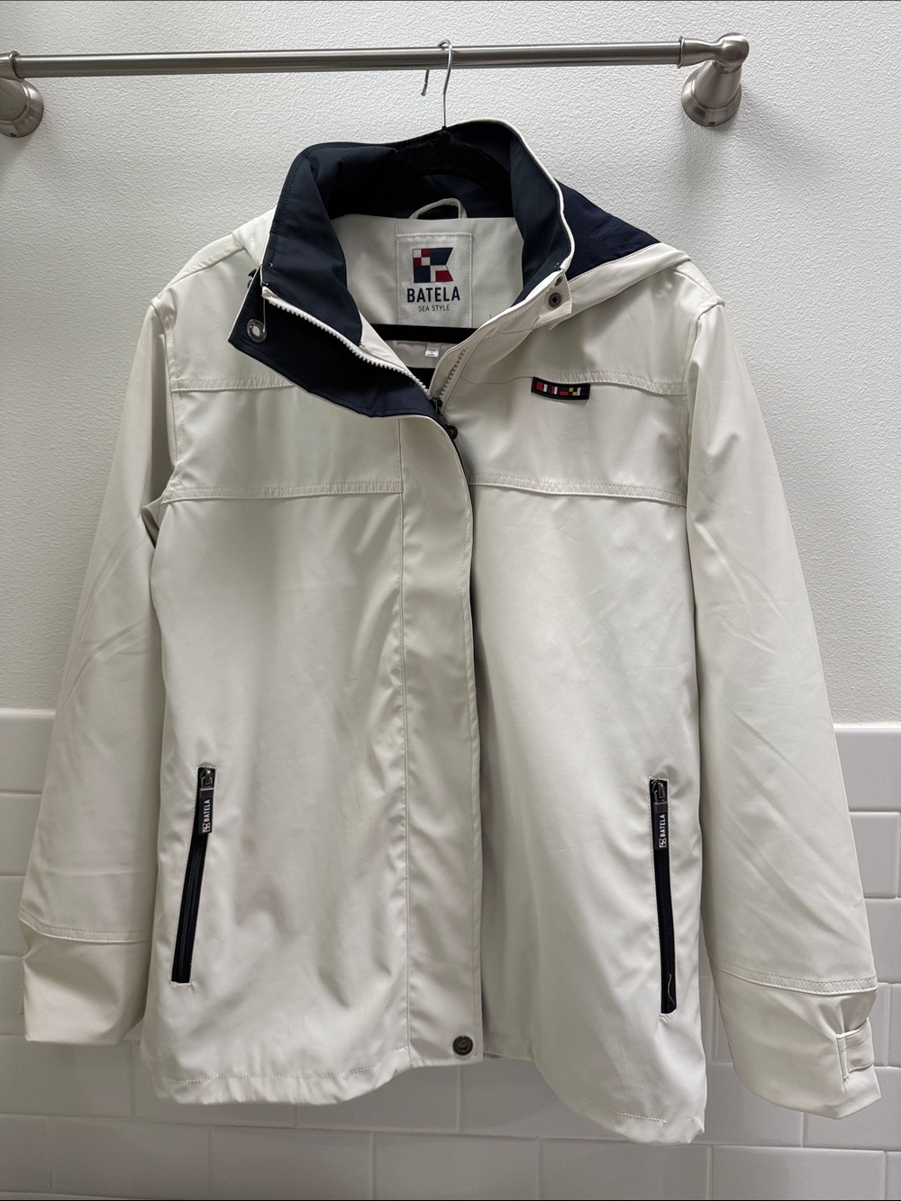 Batela Waterproof White Rain Jacket - Nautical Coat - Fleece Lined Hooded Size M - Picture 3 of 11